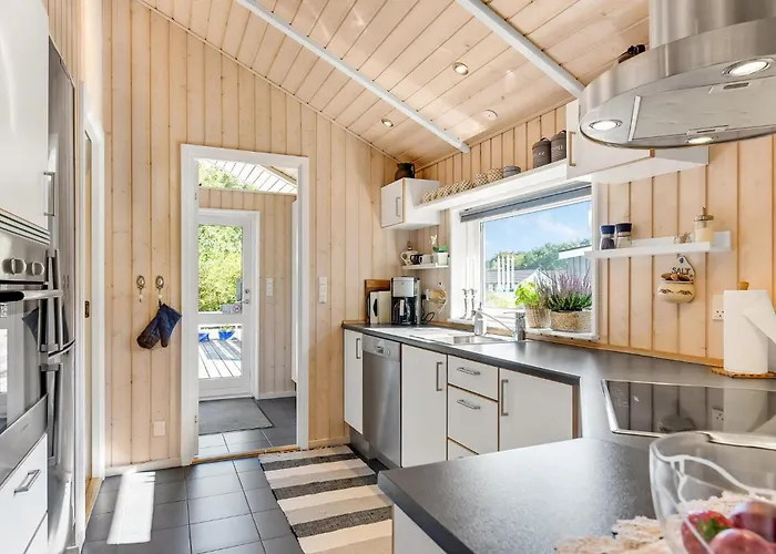 With A Fireplace 01 Ferienhaus *