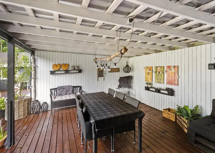 With A Fireplace 01 Ferienhaus *