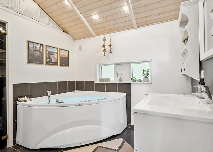 With A Fireplace 01 Ferienhaus *